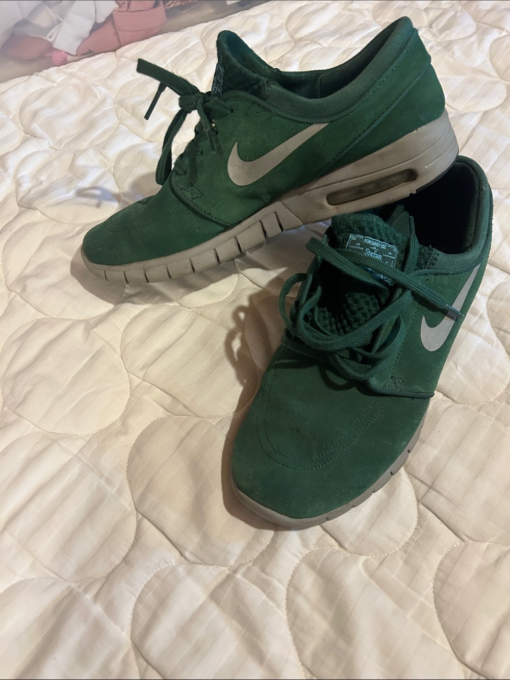 Nike Green Suede Skate Sneakers with Silver Swoosh men’s 9.5